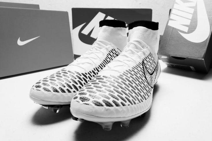 Nike Magista Football Cleat image 2