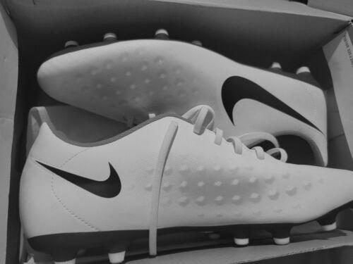 Nike Magista Football Cleat image 3